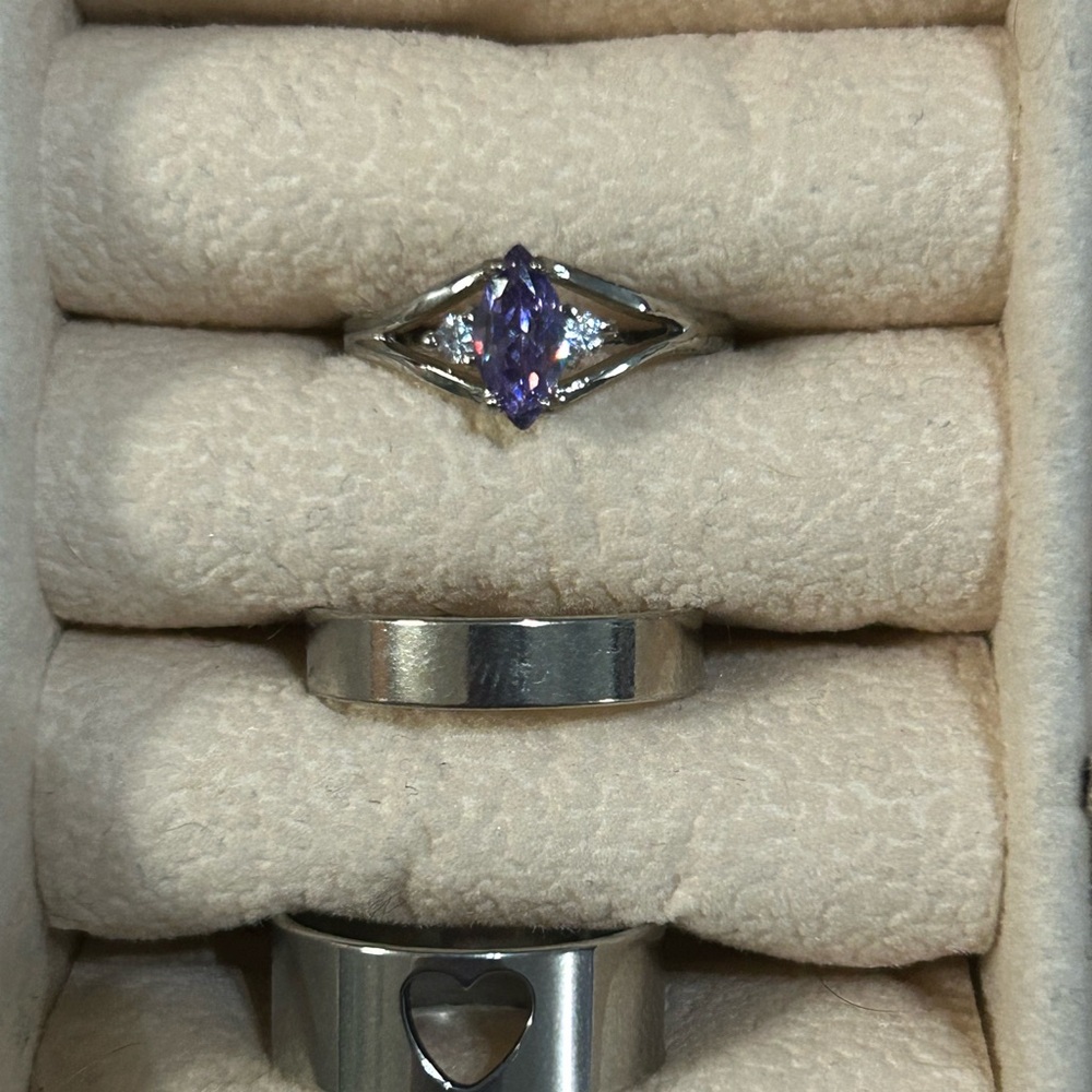 Size 4 and 5 rings
